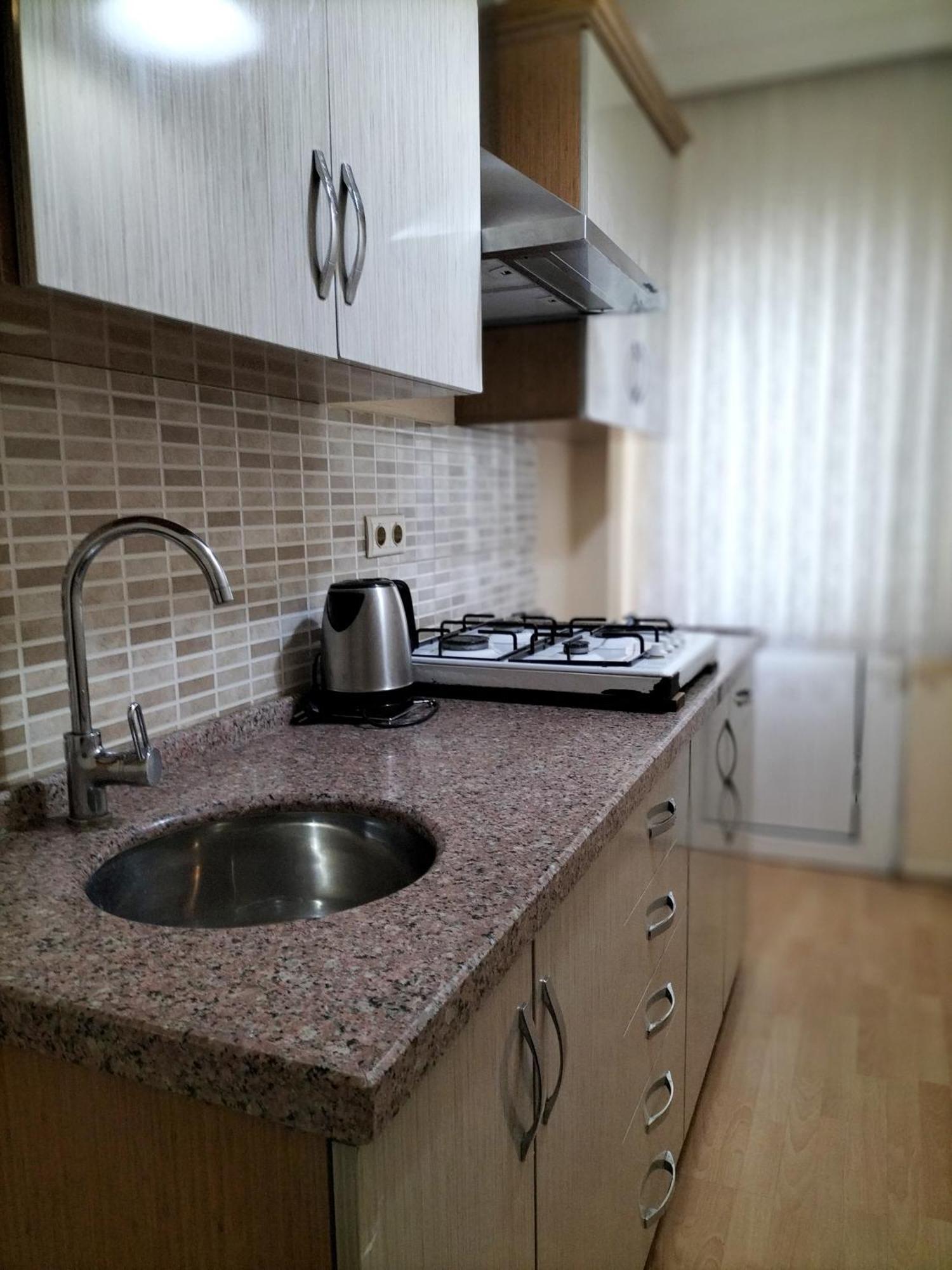 Gueler Central Apartment Трабзон Екстериор снимка